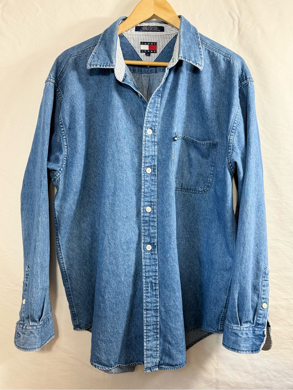 Tommy Hilfiger Jeans Vintage Men's Denim Button-Down Shirt - Picture 2 of 4